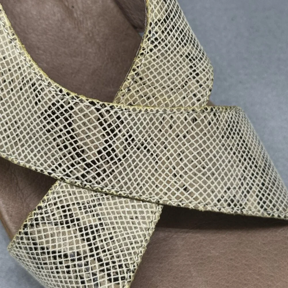 Womens Dansko Sandals Jacinda Taupe Snake Print Platform Wedge Sz US 9 EUR 39 - Picture 12 of 12
